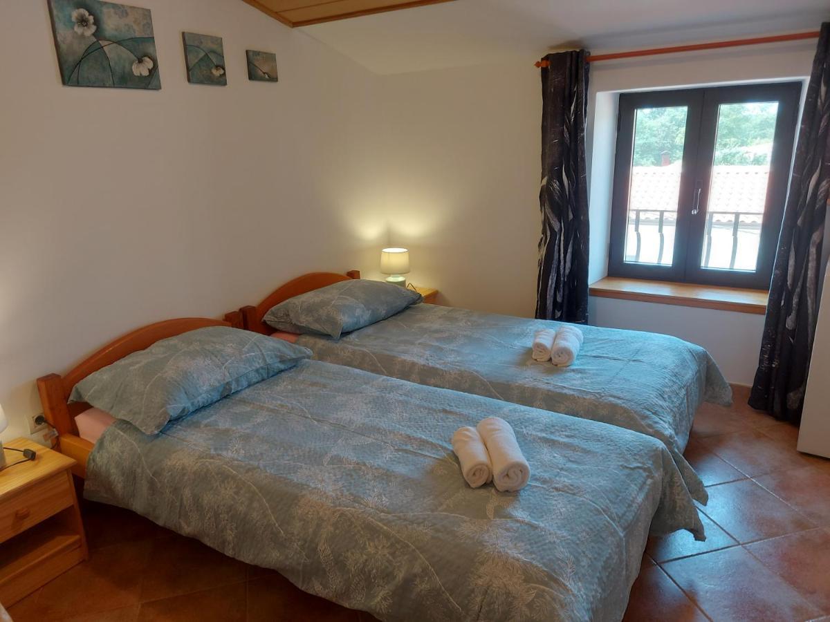 Bed and Breakfast Ranch Radin Бртонигла Екстер'єр фото