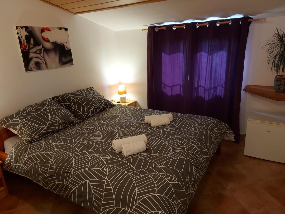 Bed and Breakfast Ranch Radin Бртонигла Екстер'єр фото