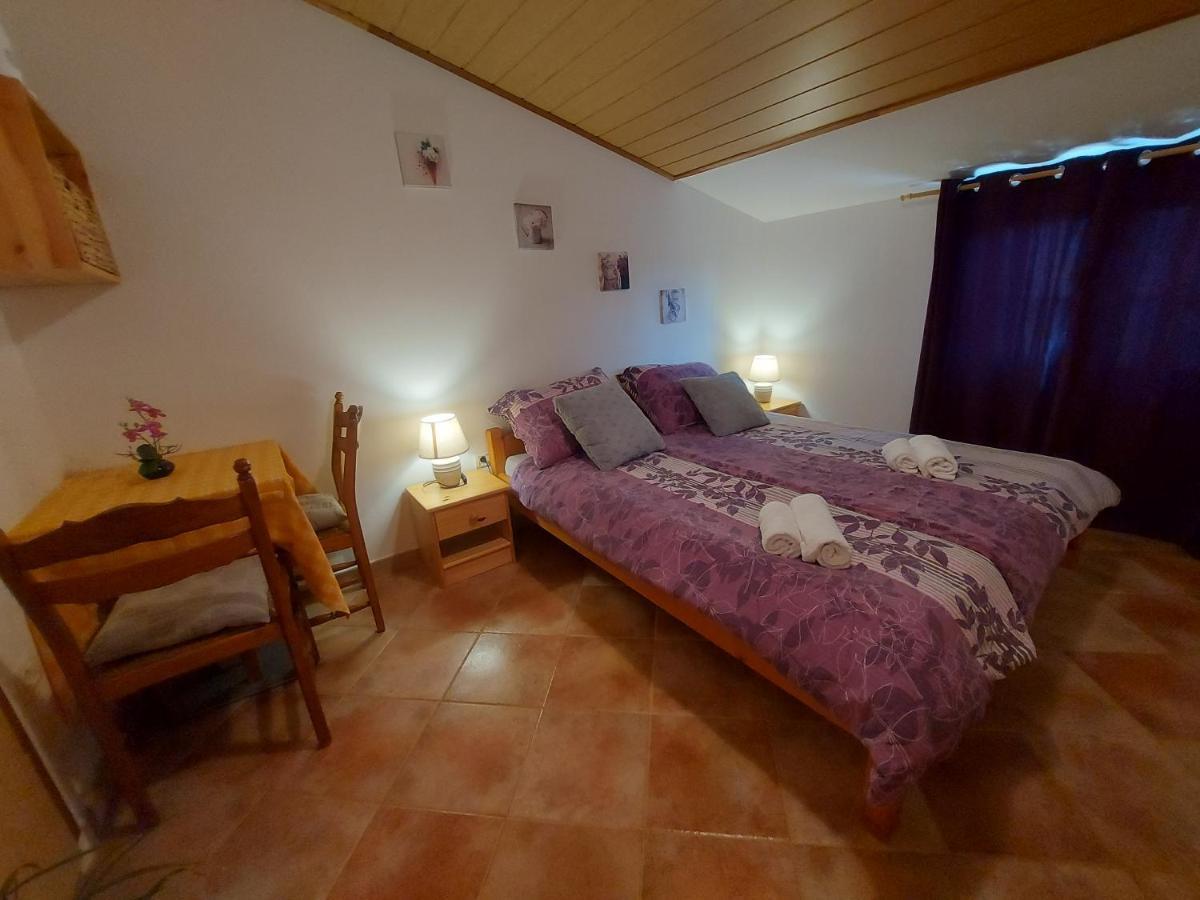 Bed and Breakfast Ranch Radin Бртонигла Екстер'єр фото