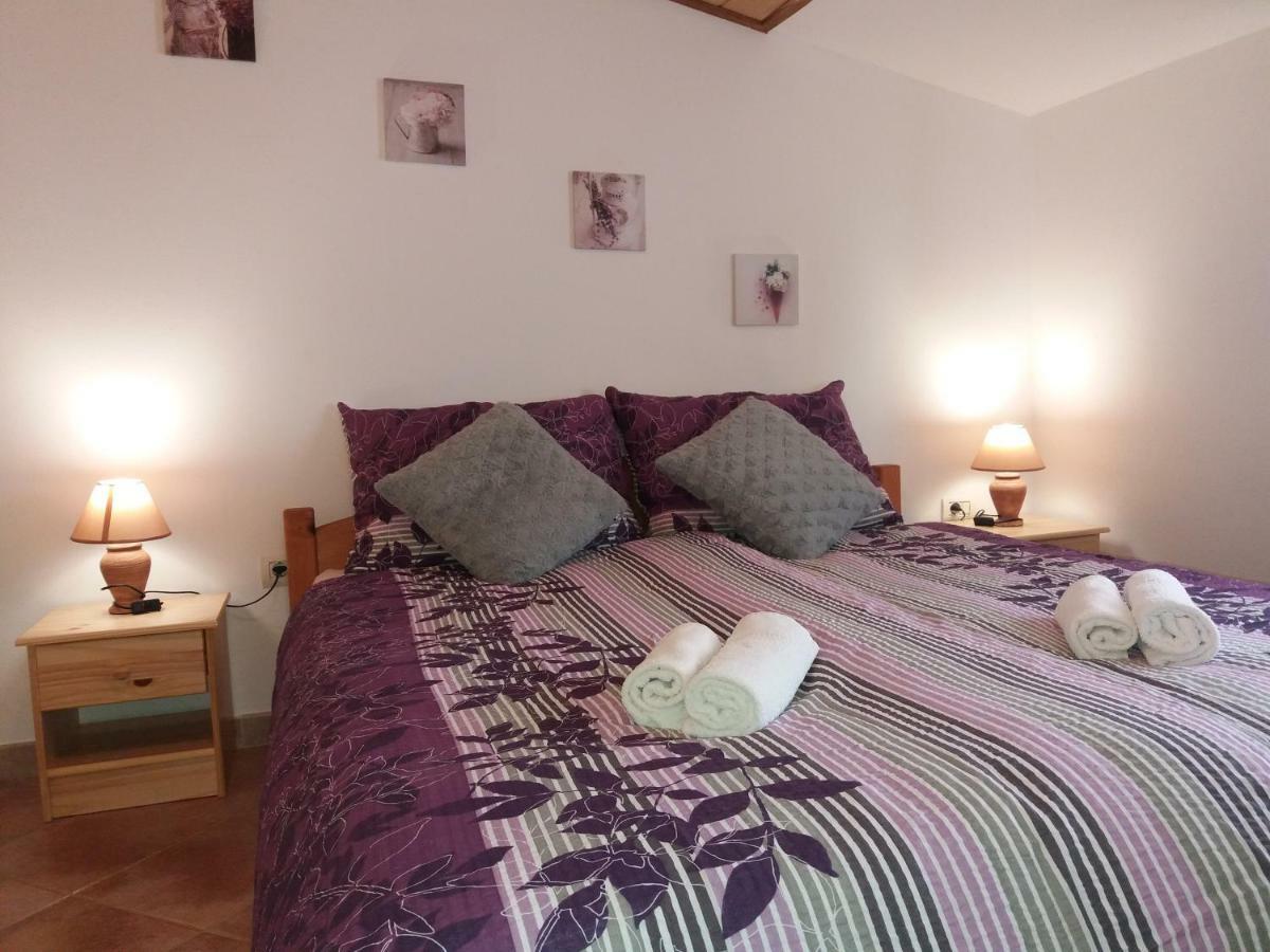 Bed and Breakfast Ranch Radin Бртонигла Екстер'єр фото